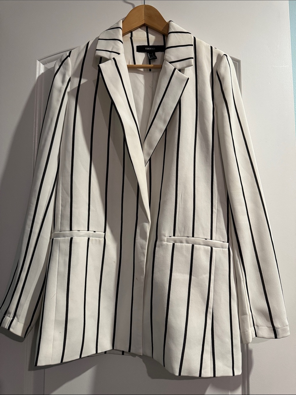 Forever 21 White Blazer with Black Vertical Stripes Size Small